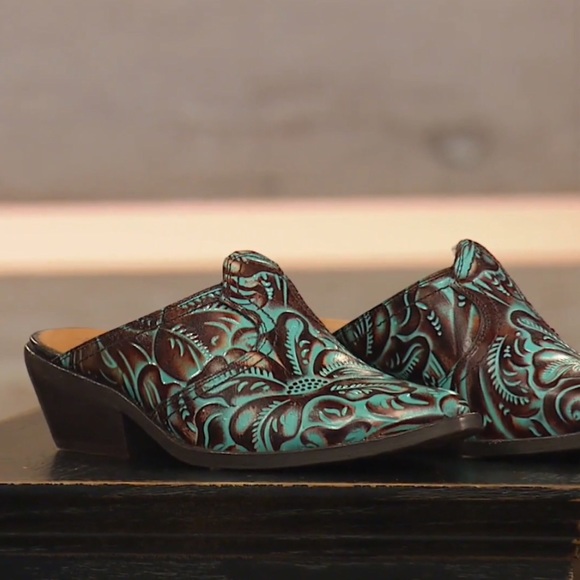 BATTISTA tooled mules - Picture 2 of 7